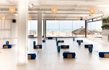 Om studio yoga & pilates